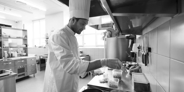 Contratos de Trabajo / Situaciones Irregulares en Girona · Contrato de Prácticas / Estatuto del Becario