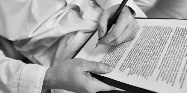 Contratos de Trabajo / Situaciones Irregulares en Girona · Contratos con Cláusulas Abusivas